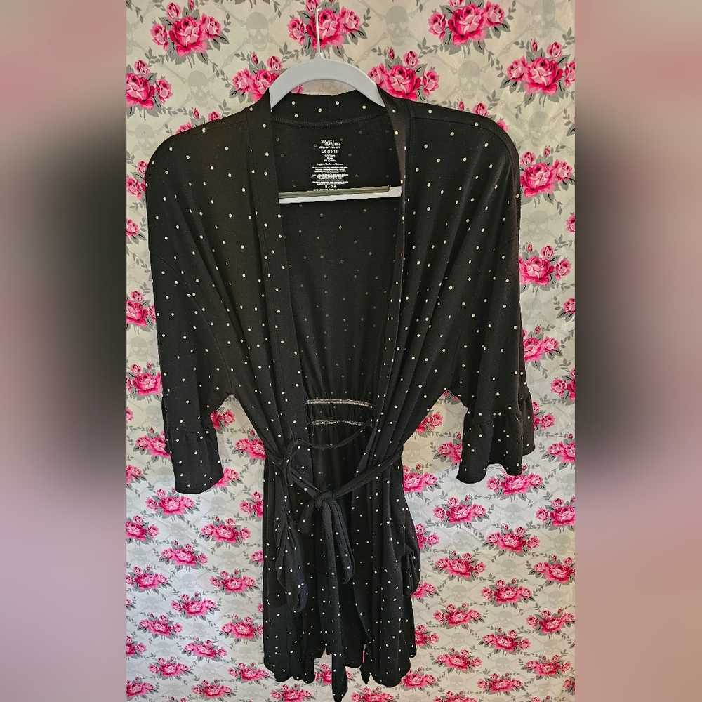Very comfy lightweight robe